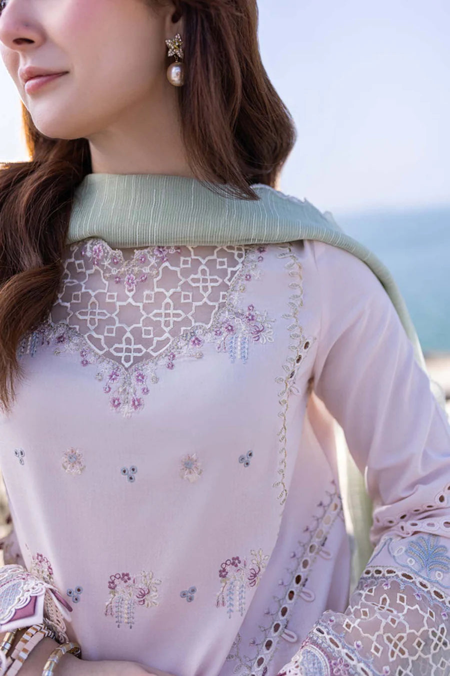 Qalamkar Luxury Embroidered Lawn 3pc with Embroidered Slub Net Dupatta - NA1837